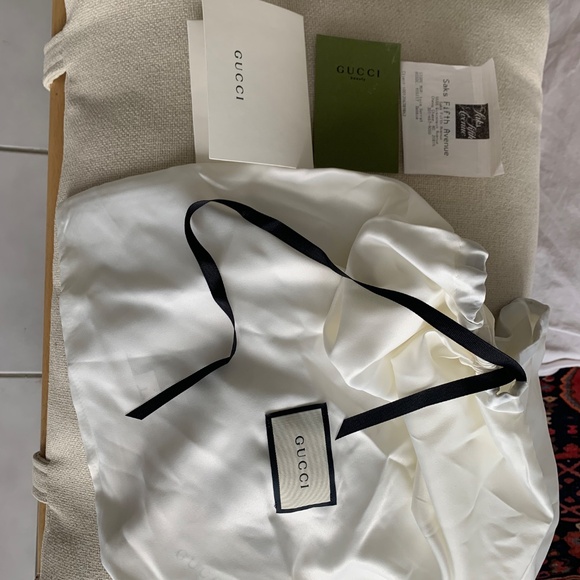 Authentic Gucci Shoulder Bag with 0riginal Receipt - Picture 9 of 9